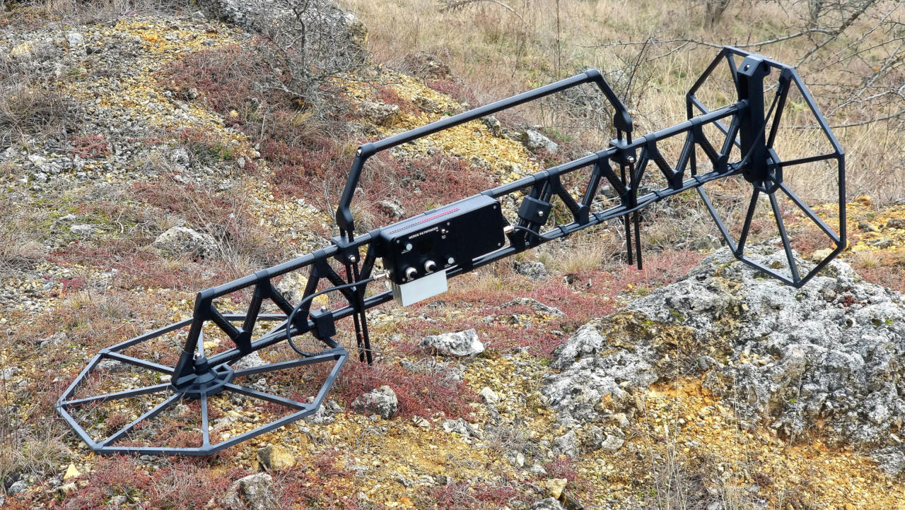 Pathfinder two box metal detector with iron discriminination